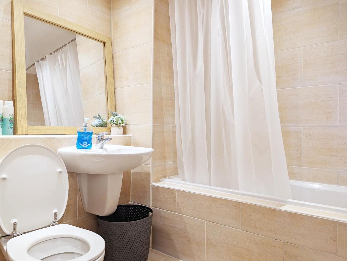 Guest Room In City Centre Near Key Attractions Liverpool Exterior photo
